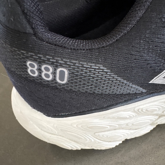 New Balance 880 Sneakers - Picture 3 of 13